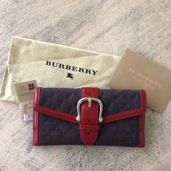 Beautiful Burberry Wallet - Picture 1 of 8